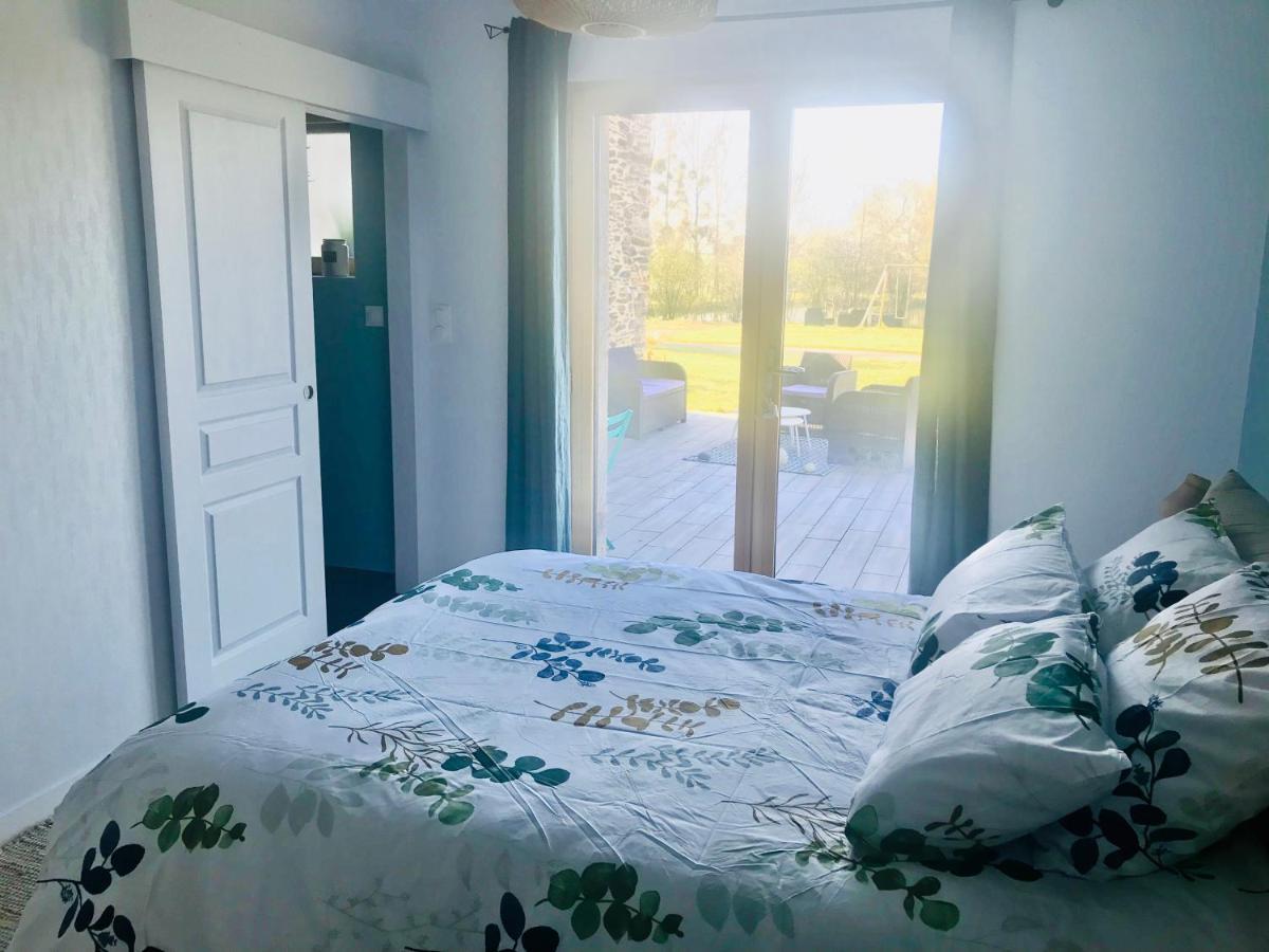 Au Petit Bonheur De Claire Et Jo Bed & Breakfast La Chapelle-Caro Exterior photo